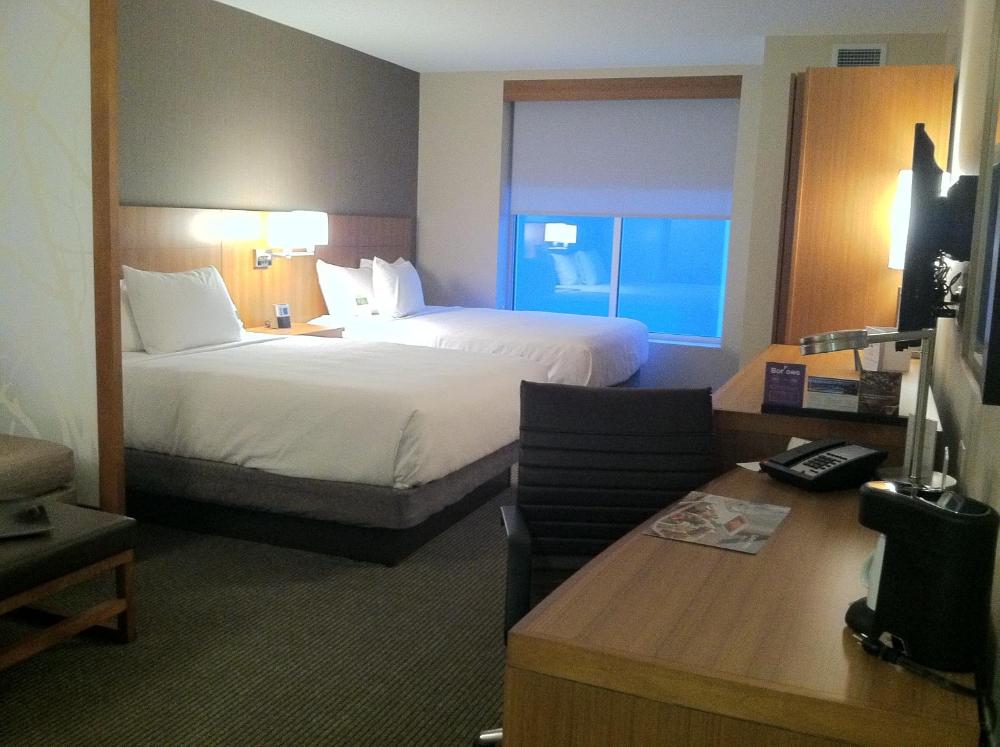Queen Room with Two Queen Beds and Sofa Bed - High Floor interior